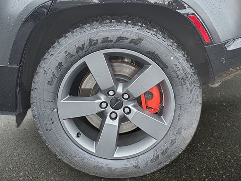 Used 2023 Land Rover Defender 110 X AWD/4WD image 37