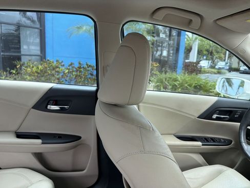 Used 2014 Honda Accord EX-L image 16