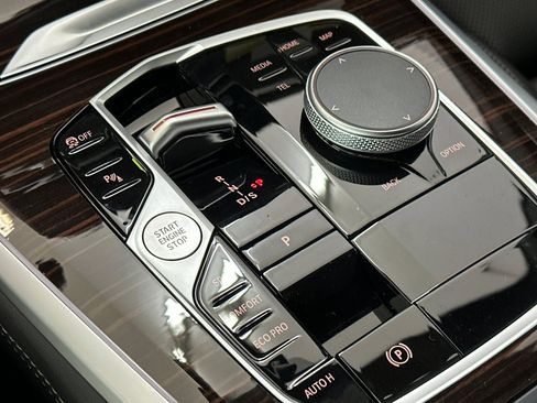 New 2026 BMW X5 sDrive40i image 17