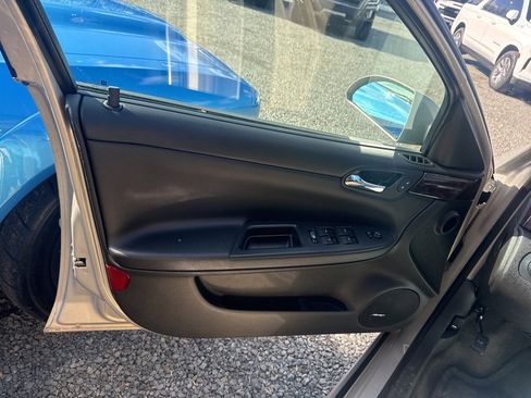 Used 2012 Chevrolet Impala LTZ image 17