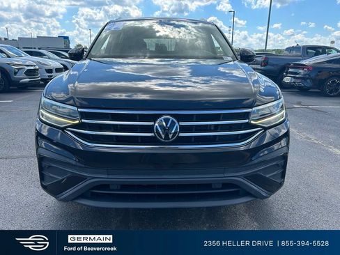 Used 2022 Volkswagen Tiguan SE FWD image 3