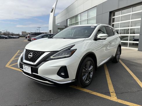 Used 2023 Nissan Murano Platinum image 3