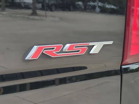 Used 2022 Chevrolet Silverado 1500 RST RWD image 6