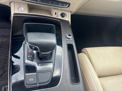 Used 2023 Audi Q5 2.0T Premium Plus w/ Premium Plus Package AWD/4WD image 6