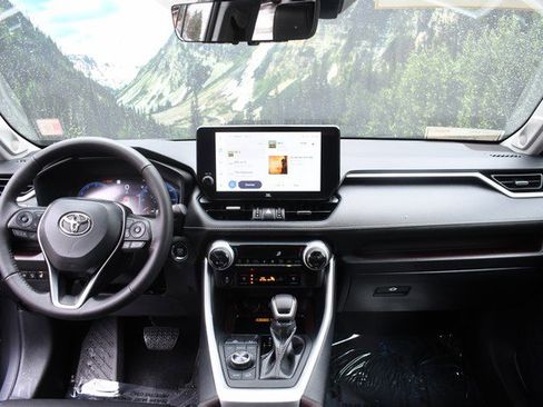 Used 2025 Toyota RAV4 Limited w/ Advanced Technology Package image 18