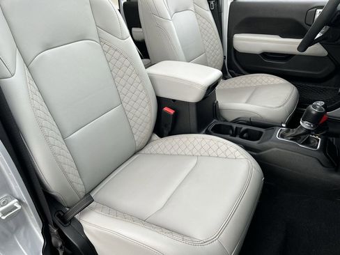 Used 2023 Jeep Wrangler Altitude image 29