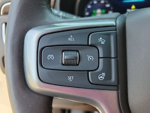 Used 2022 Chevrolet Tahoe Z71 w/ Luxury Package image 24