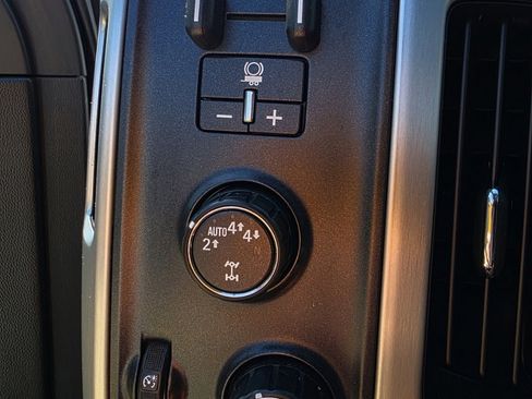 Used 2018 GMC Sierra 1500 SLT w/ SLT Premium Package image 16