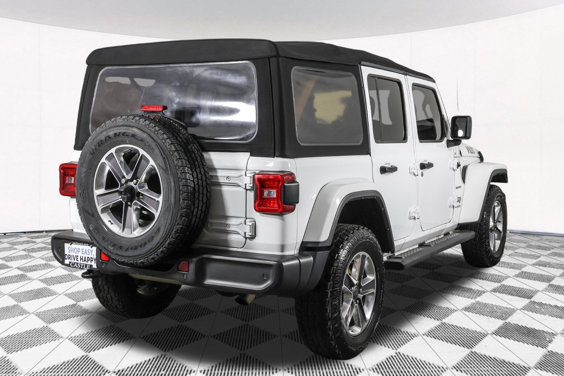 Used 2022 Jeep Wrangler Unlimited Sahara w/ Safety Group AWD/4WD image 17