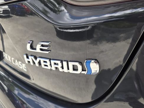 Used 2024 Toyota Corolla LE w/ LE Convenience Package FWD image 15