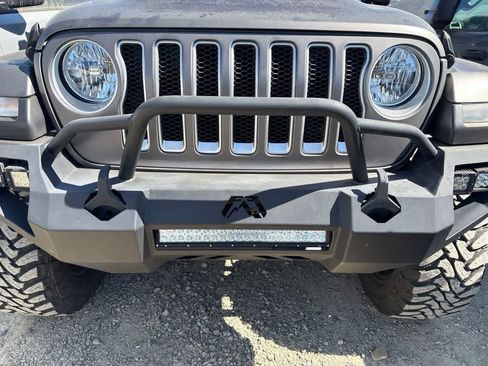 Used 2020 Jeep Wrangler Unlimited Sahara AWD/4WD image 2