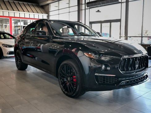 Used 2022 Maserati Levante GT image 3