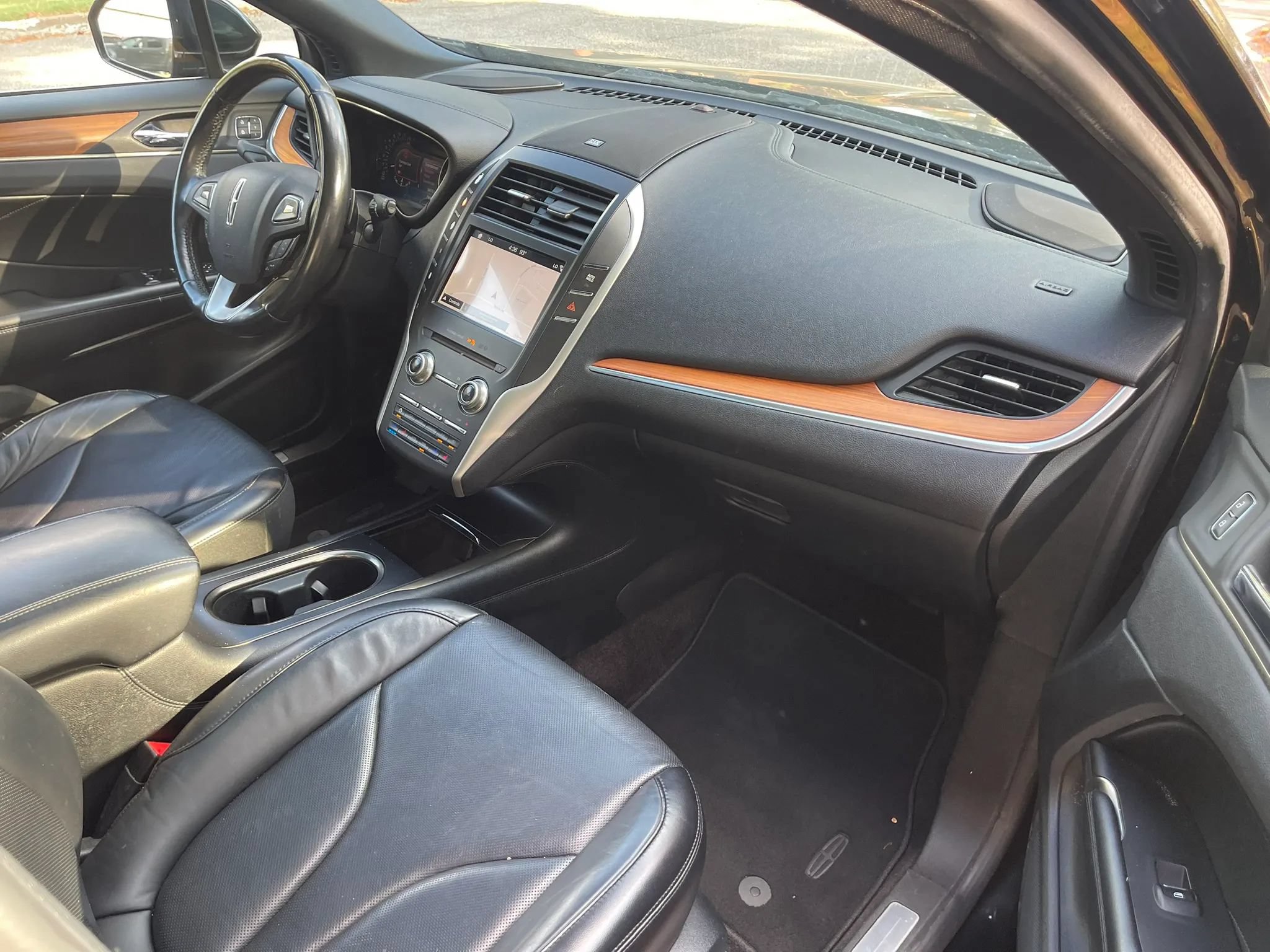 Used 2019 Lincoln MKC Reserve w/ MKC Climate Package AWD/4WD image 14