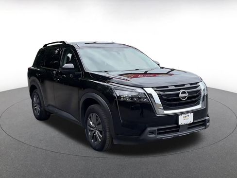 Used 2025 Nissan Pathfinder SV AWD/4WD image 3