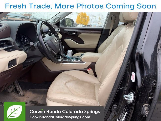 Used 2021 Toyota Highlander Limited AWD/4WD image 7