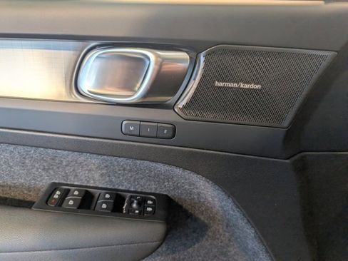 New 2026 Volvo XC40 B5 Ultra w/ Protection Package Premier image 9