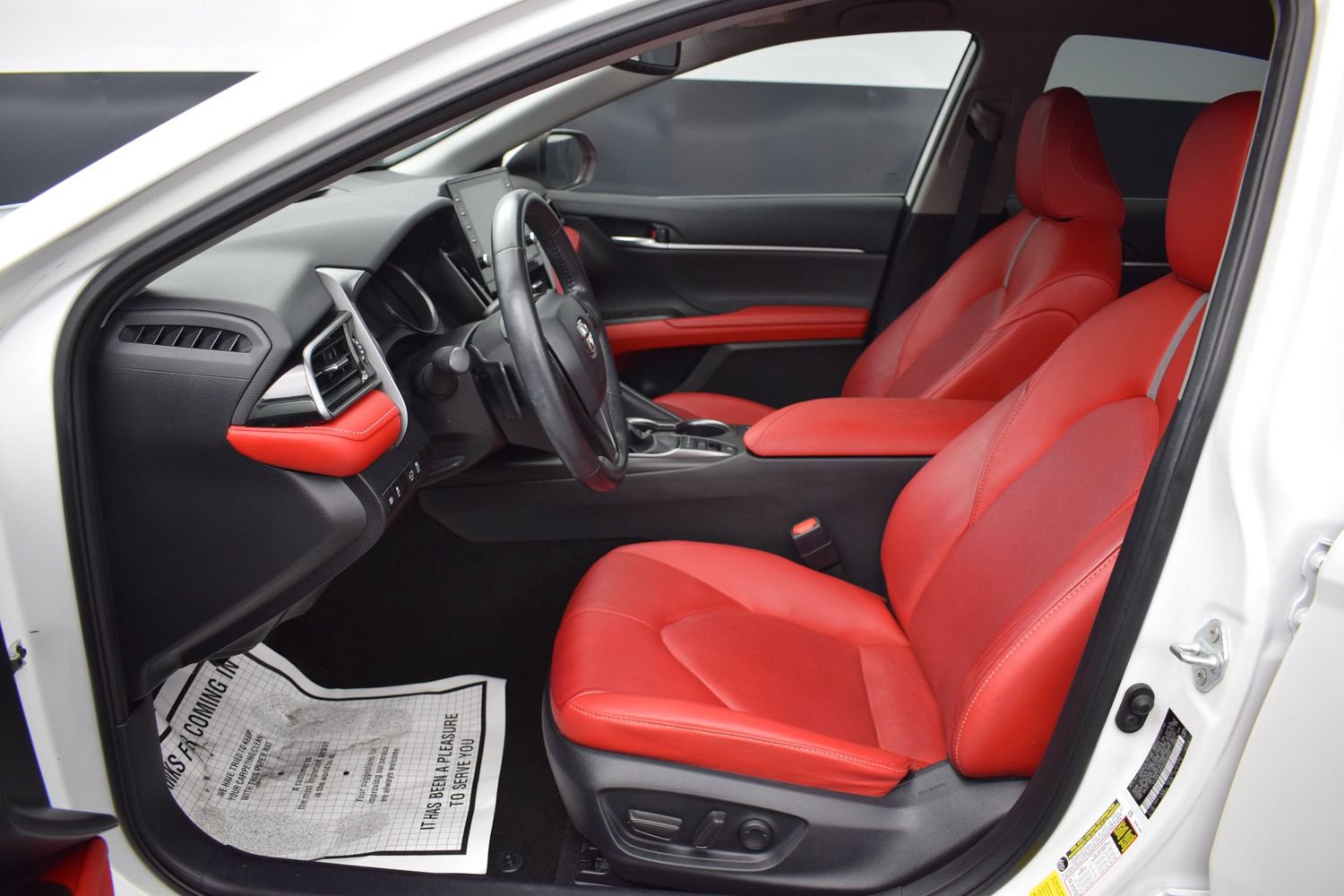 Used 2023 Toyota Camry XSE FWD image 13