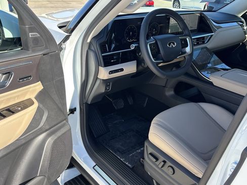 New 2026 INFINITI QX80 Pure image 11