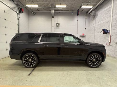 New 2026 Chevrolet Suburban High Country AWD/4WD image 3
