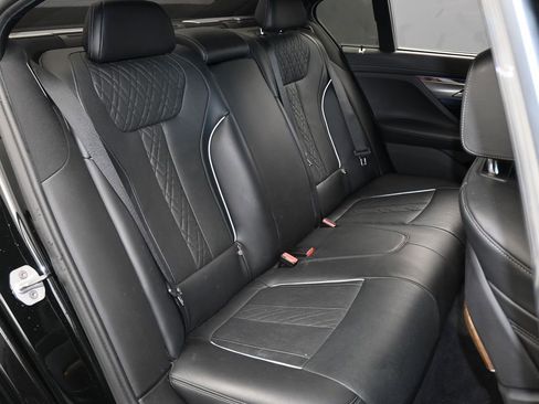 Used 2016 BMW 750i xDrive image 54