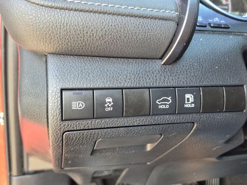 Used 2019 Toyota Camry SE FWD image 33