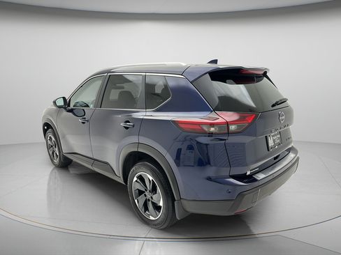 Used 2024 Nissan Rogue SV w/ SV Premium Package AWD/4WD image 6