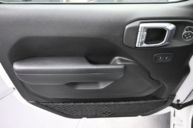 Used 2022 Jeep Gladiator Sport AWD/4WD image 12