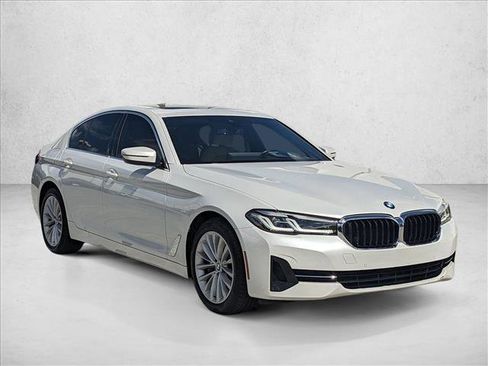 Used 2023 BMW 530i w/ Premium Package image 3