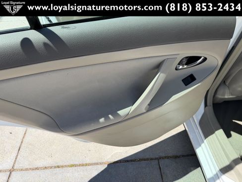 Used 2009 Toyota Camry LE FWD image 11