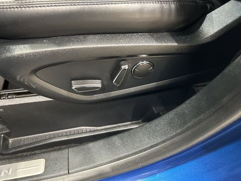 Used 2020 Lincoln Nautilus Standard w/ Equipment Group 101A image 11