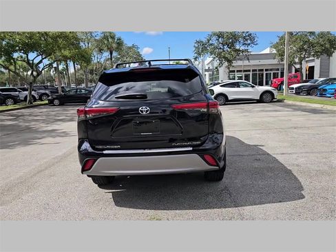 Used 2022 Toyota Highlander Platinum image 37