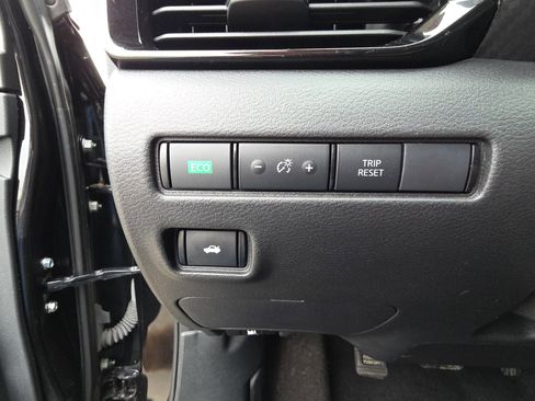 Used 2024 Nissan Sentra SV image 20