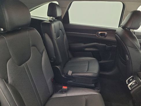 Used 2022 Kia Sorento EX image 19