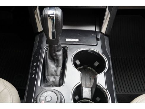 Used 2019 Ford Explorer Limited w/ Ford Safe & Smart Package image 30