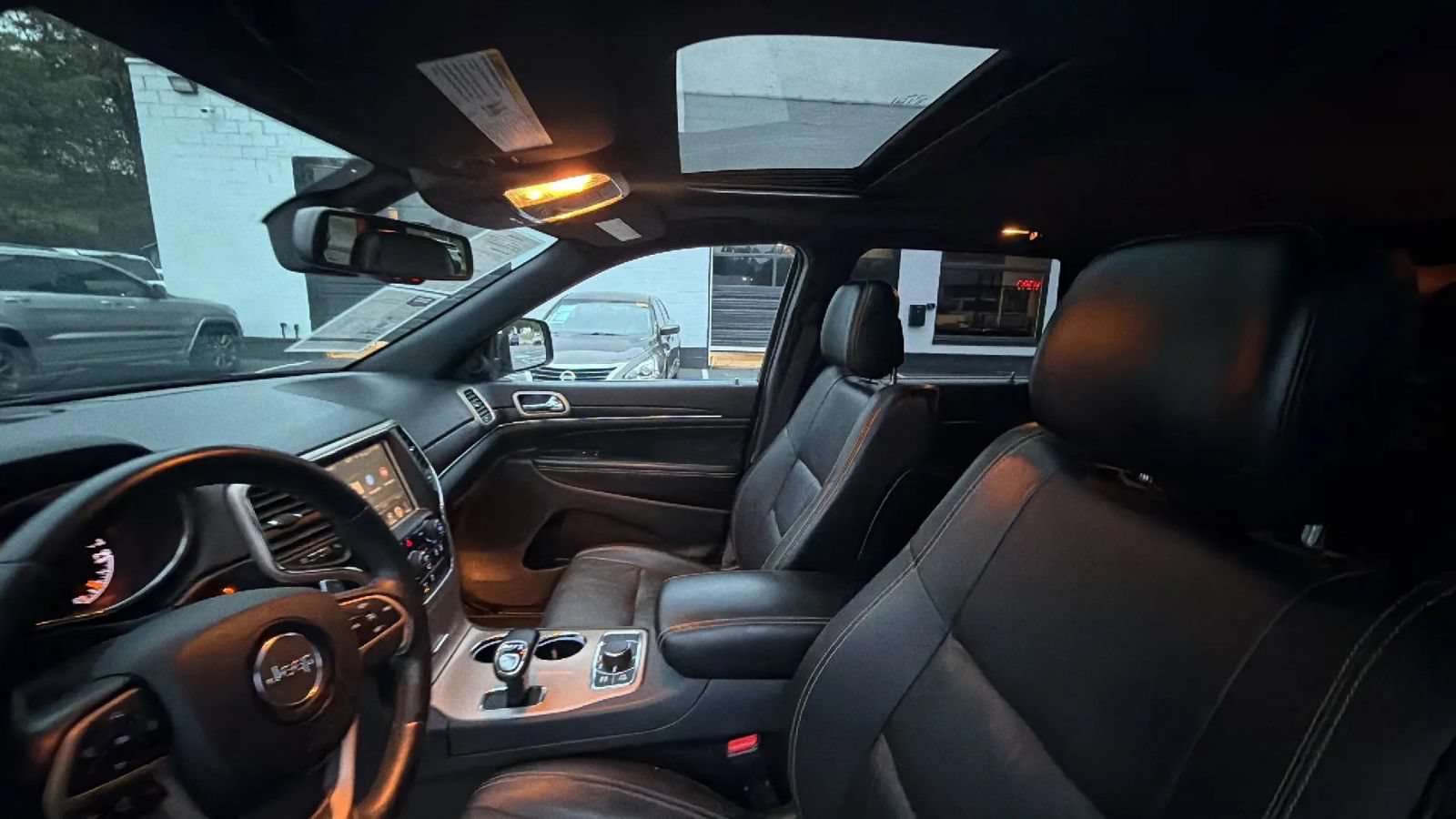 Used 2014 Jeep Grand Cherokee Limited AWD/4WD image 18