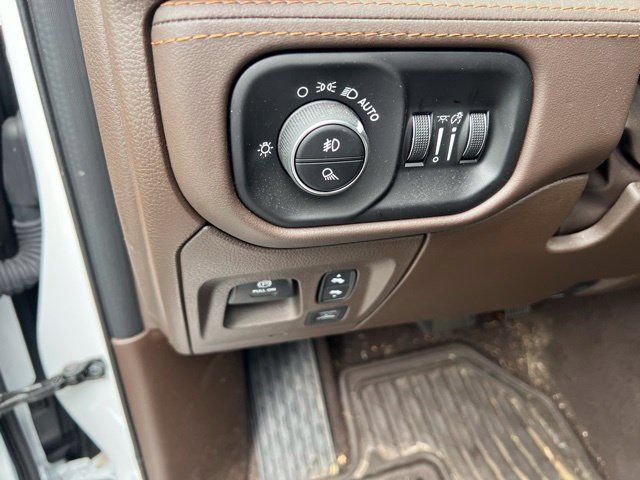 Used 2026 RAM 1500 Limited w/ Trailer Tow Group AWD/4WD image 38