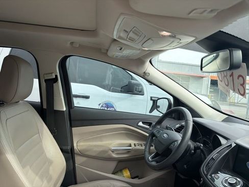 Used 2019 Ford Escape Titanium image 26