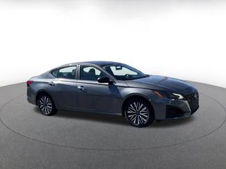 Used 2025 Nissan Altima 2.5 SV FWD video 2