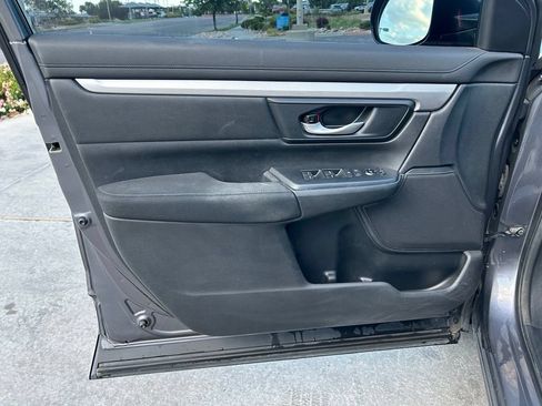Used 2018 Honda CR-V LX image 9
