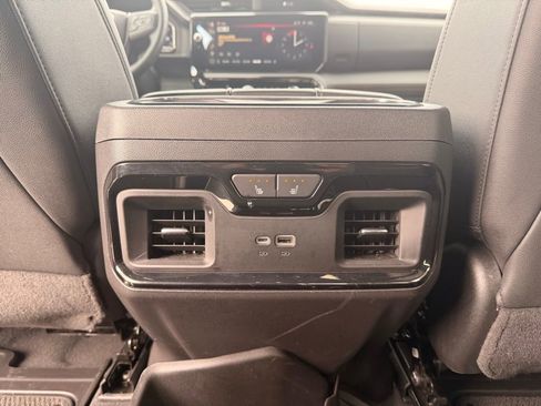 Used 2024 GMC Sierra 1500 AT4 w/ Technology Package image 30