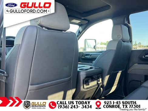 Used 2025 Chevrolet Silverado 2500 ZR2 w/ Technology Package AWD/4WD image 15