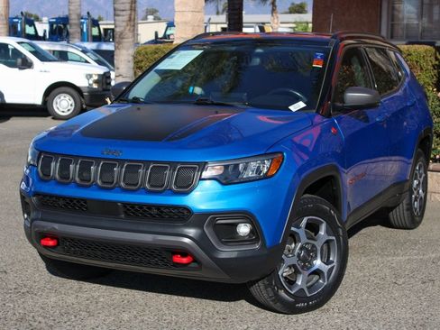 Used 2022 Jeep Compass Trailhawk w/ Trailhawk Convenience Group AWD/4WD image 4