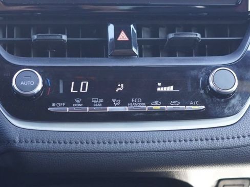Used 2024 Toyota Corolla SE w/ SE Premium Package FWD image 28