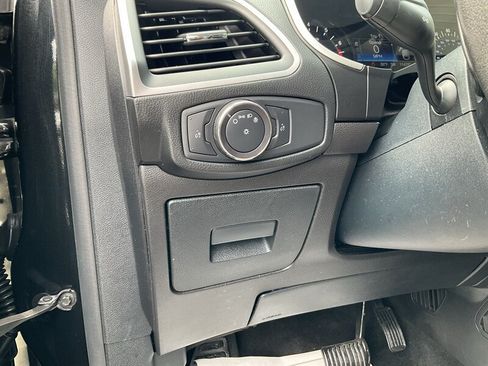 Used 2015 Ford Edge SEL FWD image 26