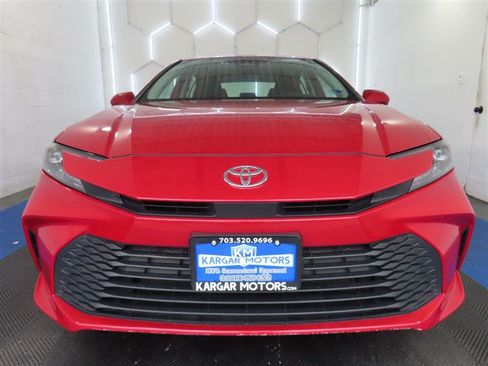 Used 2025 Toyota Camry LE FWD image 2