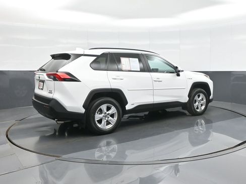 Used 2020 Toyota RAV4 XLE w/ Convenience Package AWD/4WD image 9