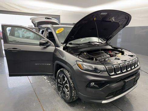 Used 2022 Jeep Compass Limited image 15