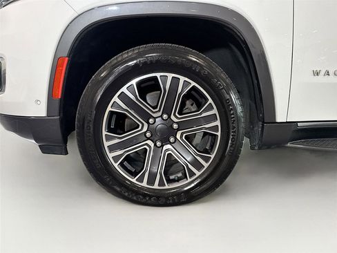 Used 2022 Jeep Wagoneer Series III w/ Convenience Group I AWD/4WD image 32