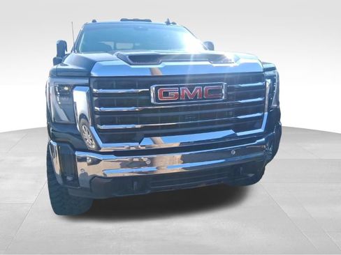Used 2024 GMC Sierra 2500 SLT w/ SLT Premium Package AWD/4WD image 2
