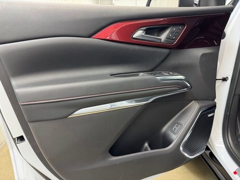 New 2026 Chevrolet Traverse RS image 8